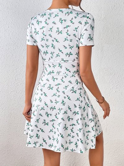 Kleid mit V-Ausschnitt und kurzen Ärmeln – ideal für Frühling und Sommer