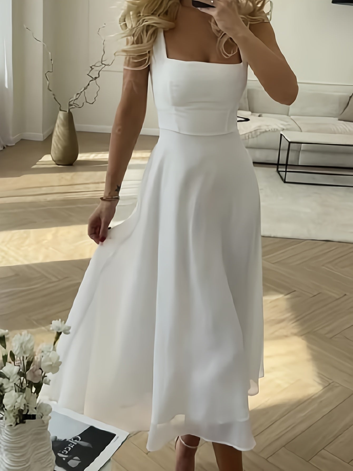Elegantes weißes Maxikleid mit quadratischem Ausschnitt - perfekt für Partys und den Sommer