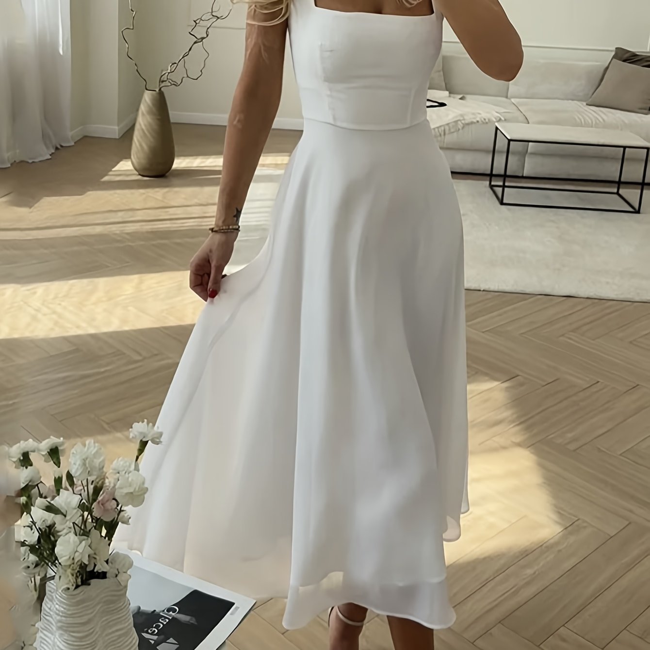 Elegantes weißes Maxikleid mit quadratischem Ausschnitt - perfekt für Partys und den Sommer