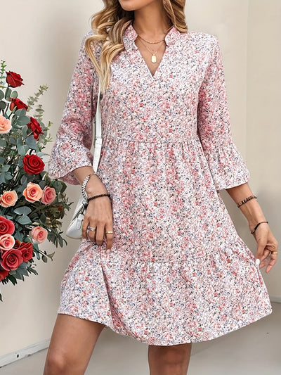 Geblümtes Minikleid mit herzförmigem Ausschnitt und gerafften Ärmeln Romantisches Sommeroutfit