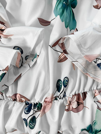 Schulterfreies Kleid mit Blumenprint – A-Linien-Schnitt und Volantärmeln