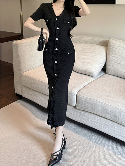 Elegantes Slim Fit Sommerkleid mit dekorativen Knöpfen