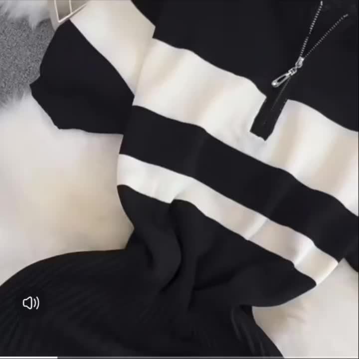Lässiges gestreiftes Damen-Strickkleid mit Reißverschluss