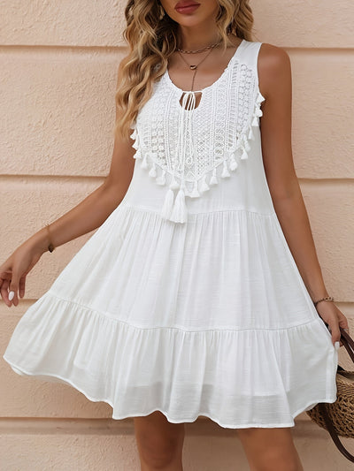 Sommerkleid mit Spitze und Fransen - Weiß, ärmelloser V-Ausschnitt