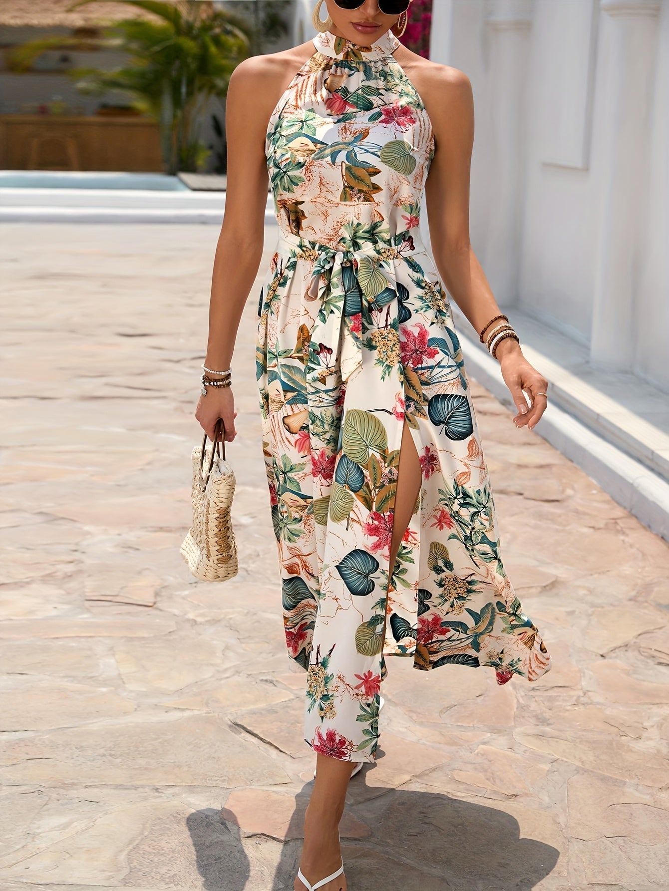 Trägerkleid mit Blumenmuster und Gürtel, Sommerkleid für den Urlaub