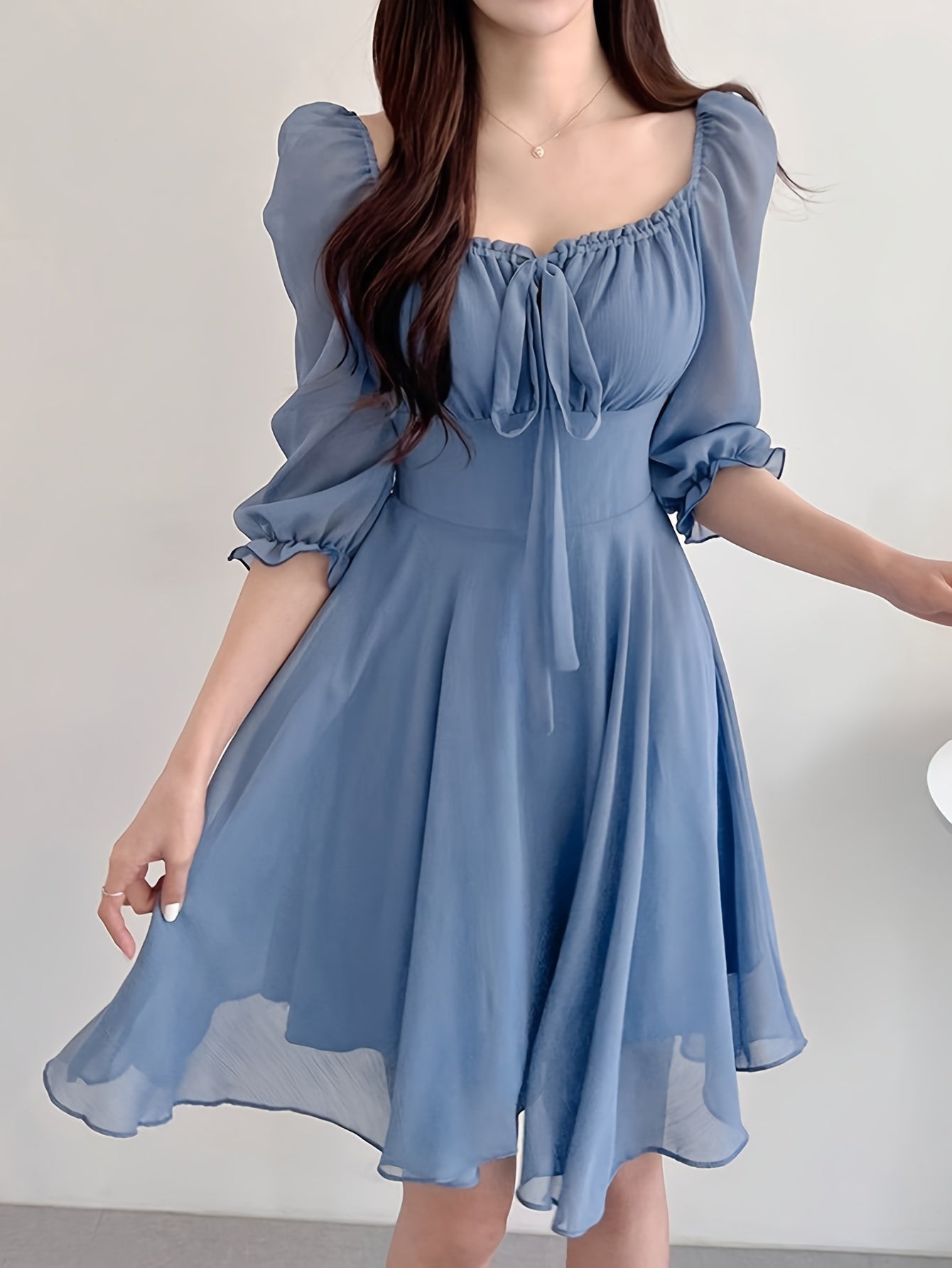 Einfarbiges Sommerkleid – Elegantes A-Linien-Kleid mit Quadratischem Ausschnitt