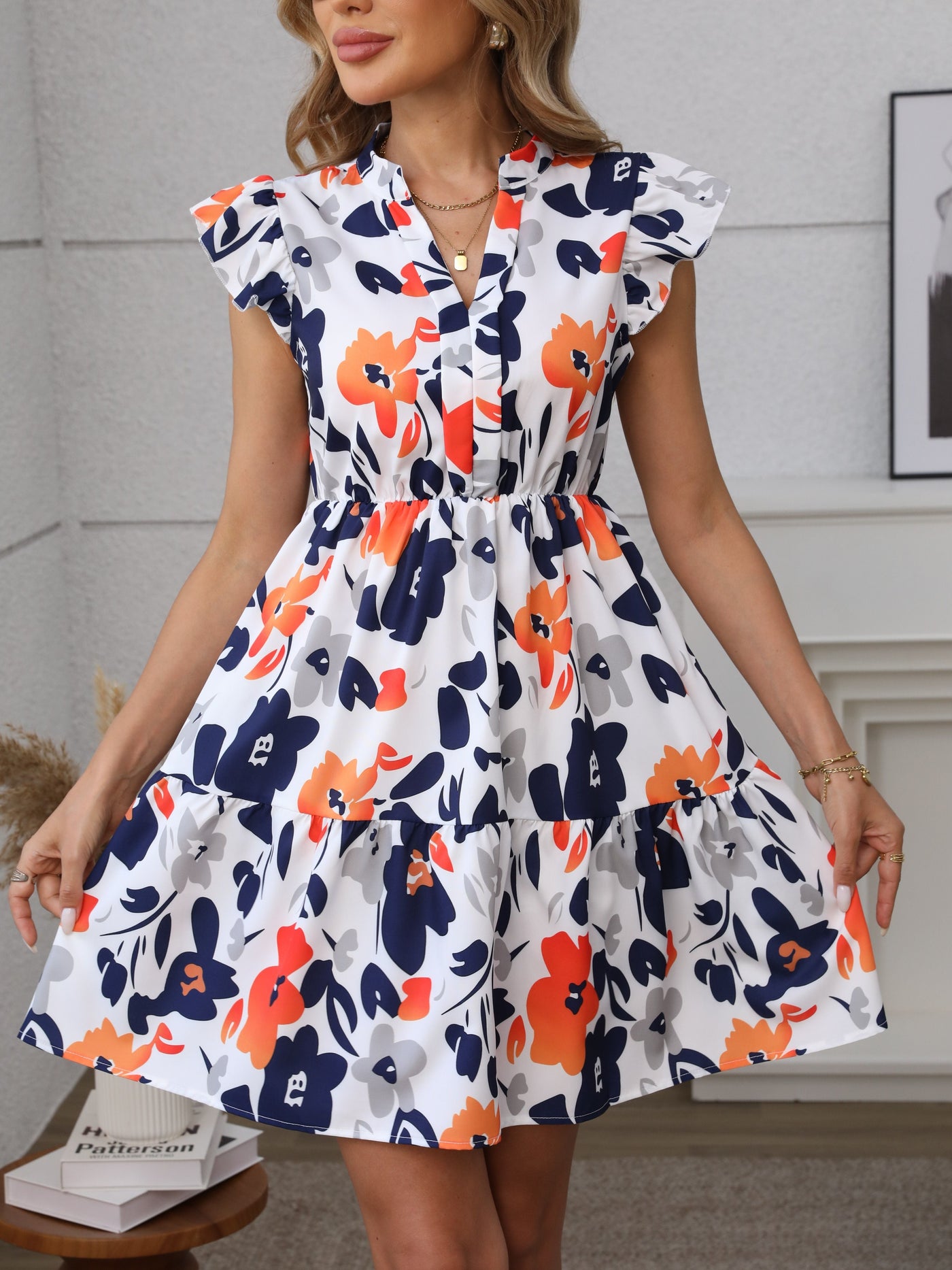 Sommerliches Minikleid mit Blumenmuster, Rüschen und Kragen – Für Damen