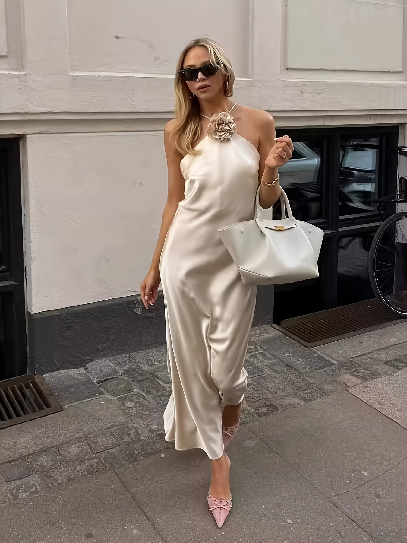 Neu Sommerkleid mit Stickerei und Krawatte - einfarbig
