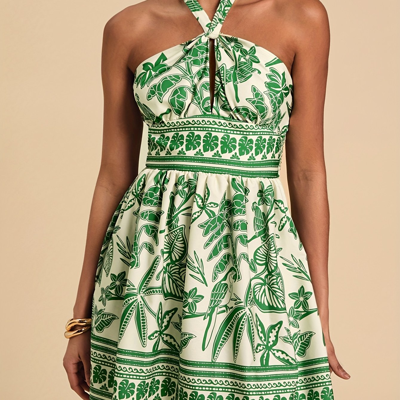 Sommerkleid mit grünem und schwarzem Blumenmuster und Schnürung