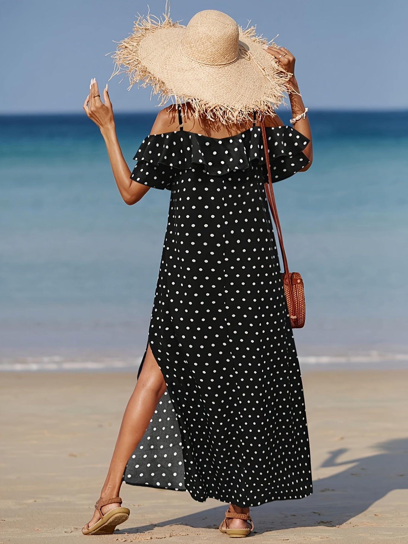 Spanisches rotes Kleid mit Erbsendruck und leichtem Schlitz für den Sommer