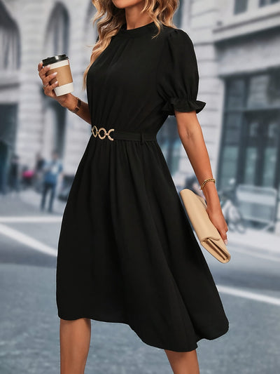 Schwarzes A-Linien Kleid mit Gürtel elegant und bequem