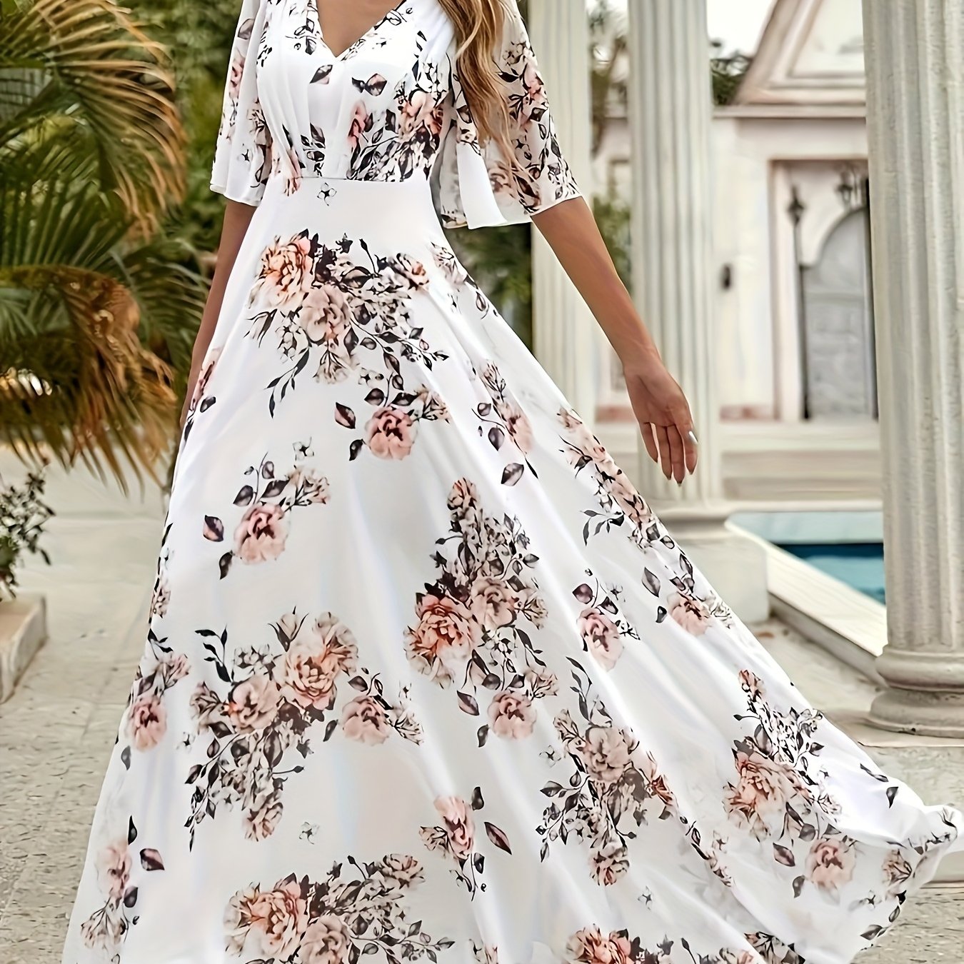 Elegantes Damenkleid mit V-Ausschnitt und kurzen Ärmeln in A-Linie