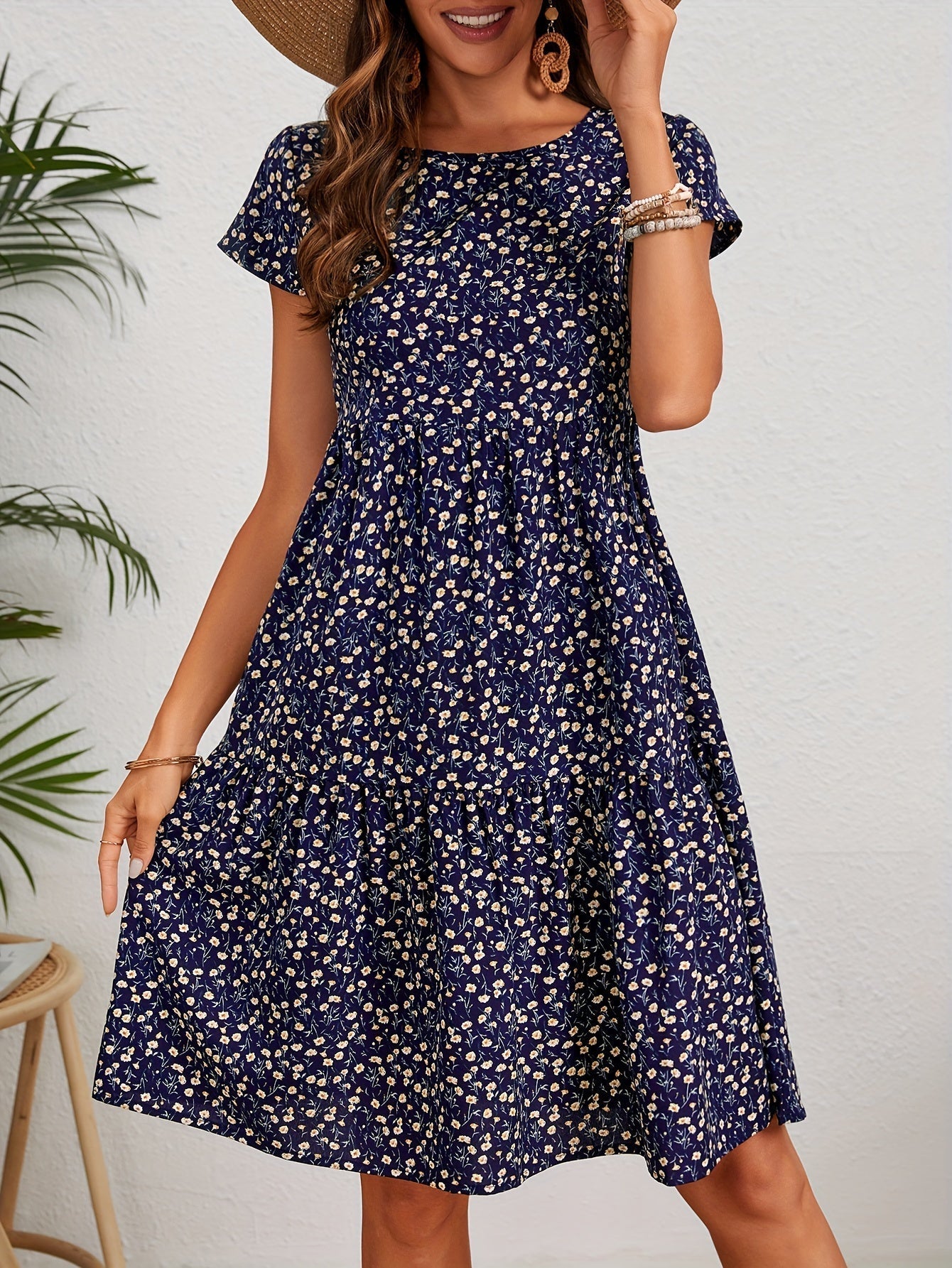 Leichtes Vintage-Kleid – Blumendruck, Kurzarm, Rundhalsausschnitt, feminines Sommerkleid