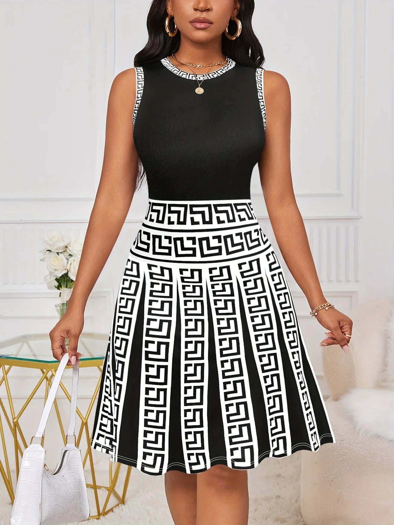 Sommerkleid mit geometrischem Print – ärmellos, elastische A-Linie