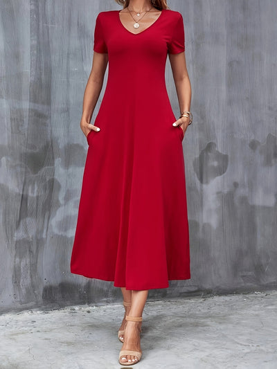 Langes Sommer-Maxi-Kleid mit frechem Ausschnitt - alltagstauglich und stilvoll