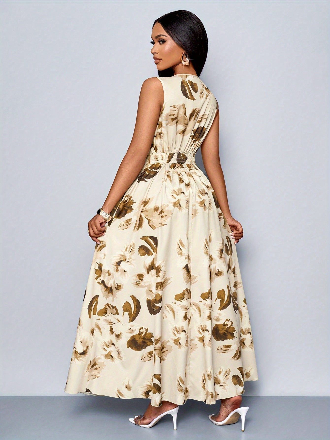 Elegantes Blaues Florales Maxikleid mit Ausschnitt für Frauen