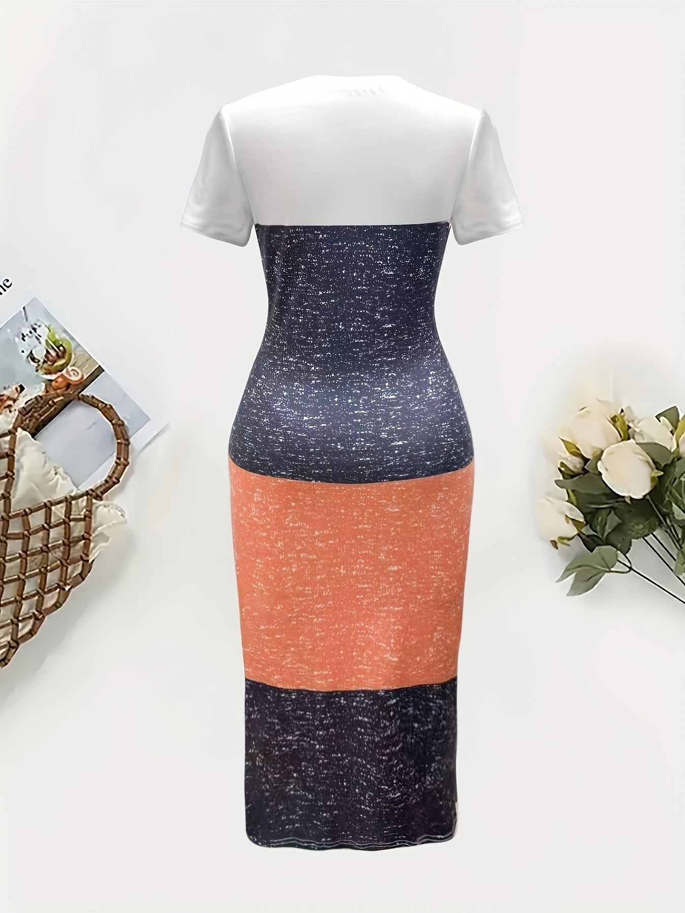 Elegantes gestreiftes Damenkleid - gemischte Farben