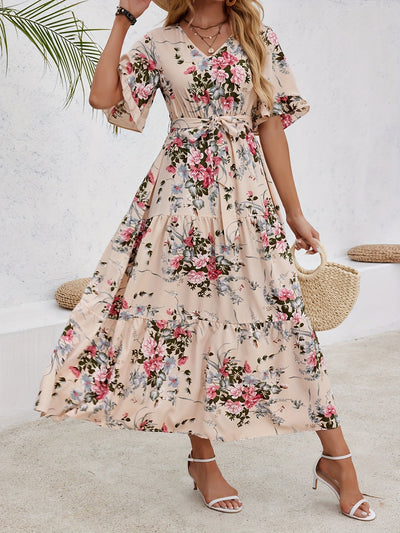 Elegantes Kleid mit und Taillenbindung