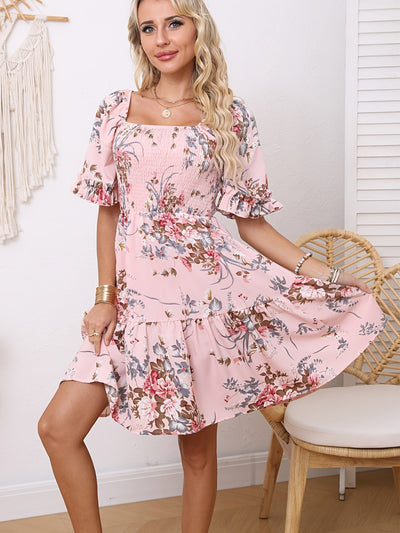 A-Linien Kleid mit quadratischem Ausschnitt und Blumenmuster, kurzen Ärmeln und Volants