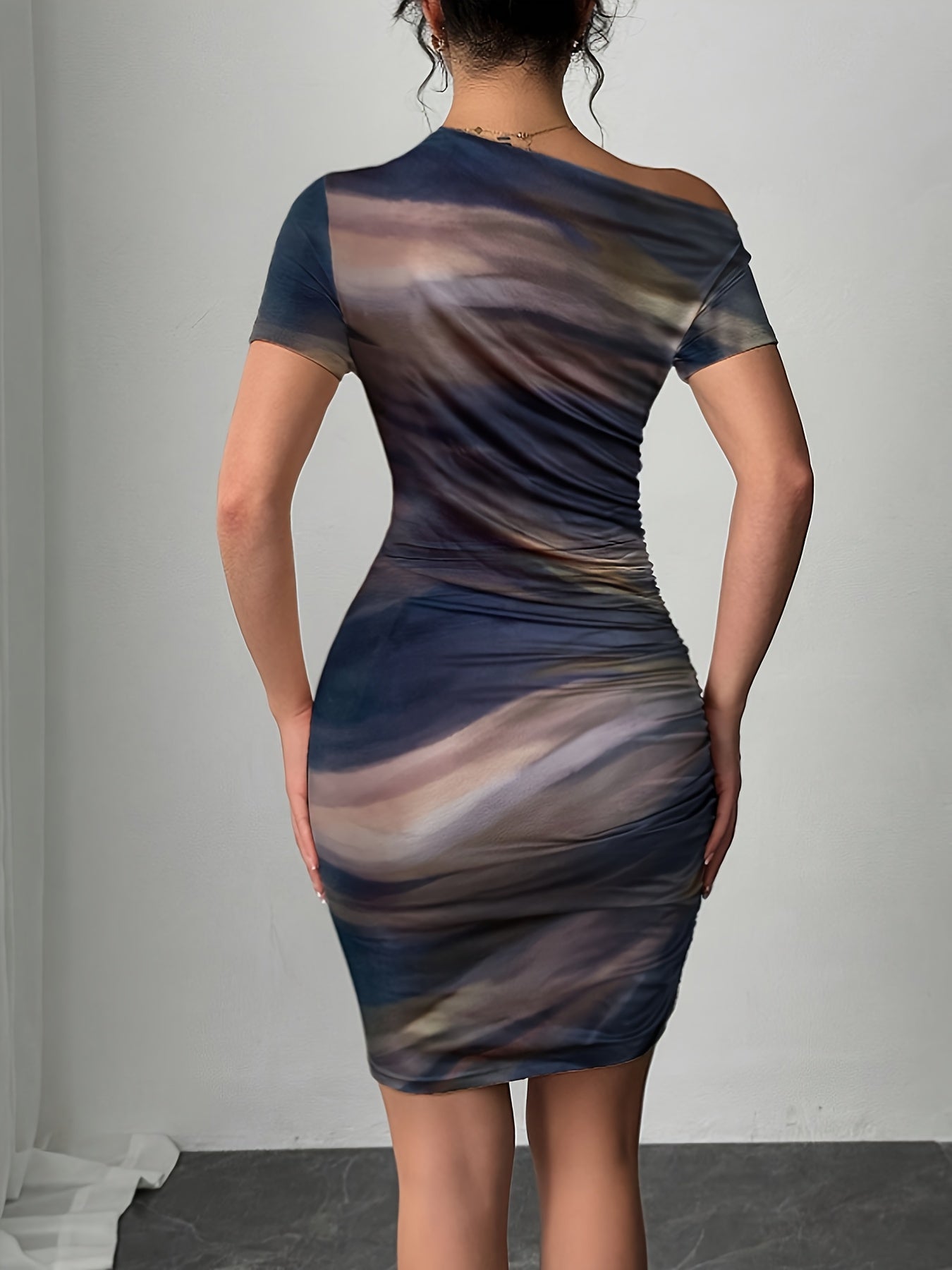 Bodycon Kleid mit Asymmetrischem Ausschnitt Tie dye Kurzarm
