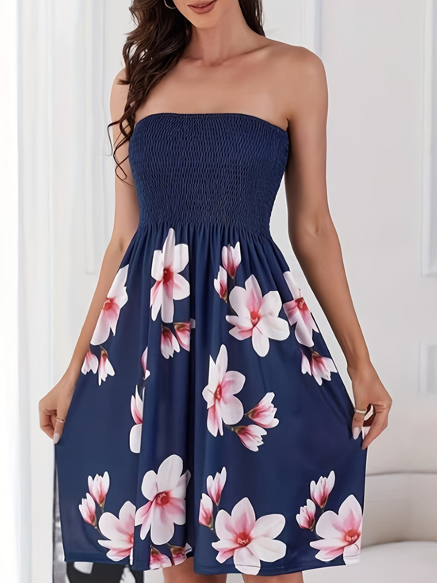 Trägerloses und ärmelloses elegantes Tuba-Kleid mit Blumenmuster