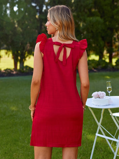 Elegantes rotes Minikleid mit Rüschen und Falten