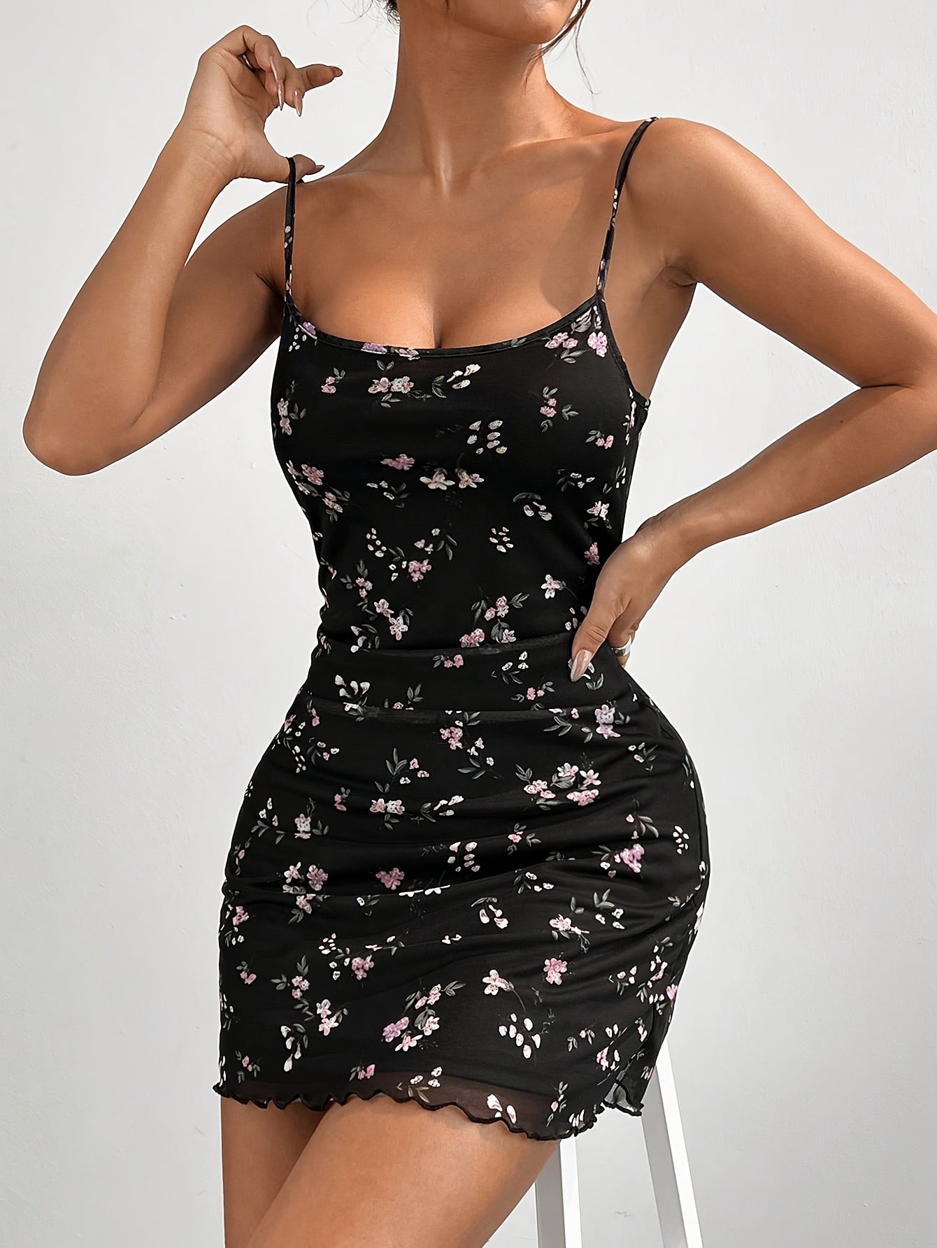 Spaghettikleid mit Blumenmuster und Spitze Sommerminikleid trägerlos