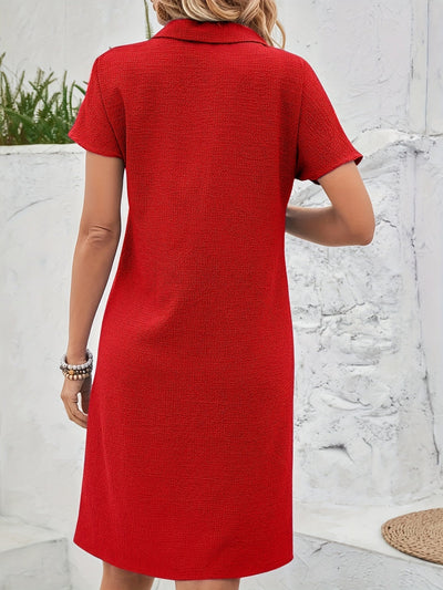 Elegantes rotes Tunika-Kleid mit V-Ausschnitt, Fledermausärmeln und seitlichen Schlitzen