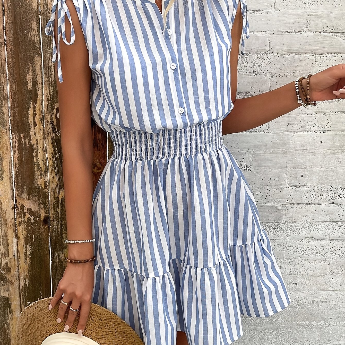 Gestreiftes Sommerkleid mit Bindebändern Blau/Weiß Casual