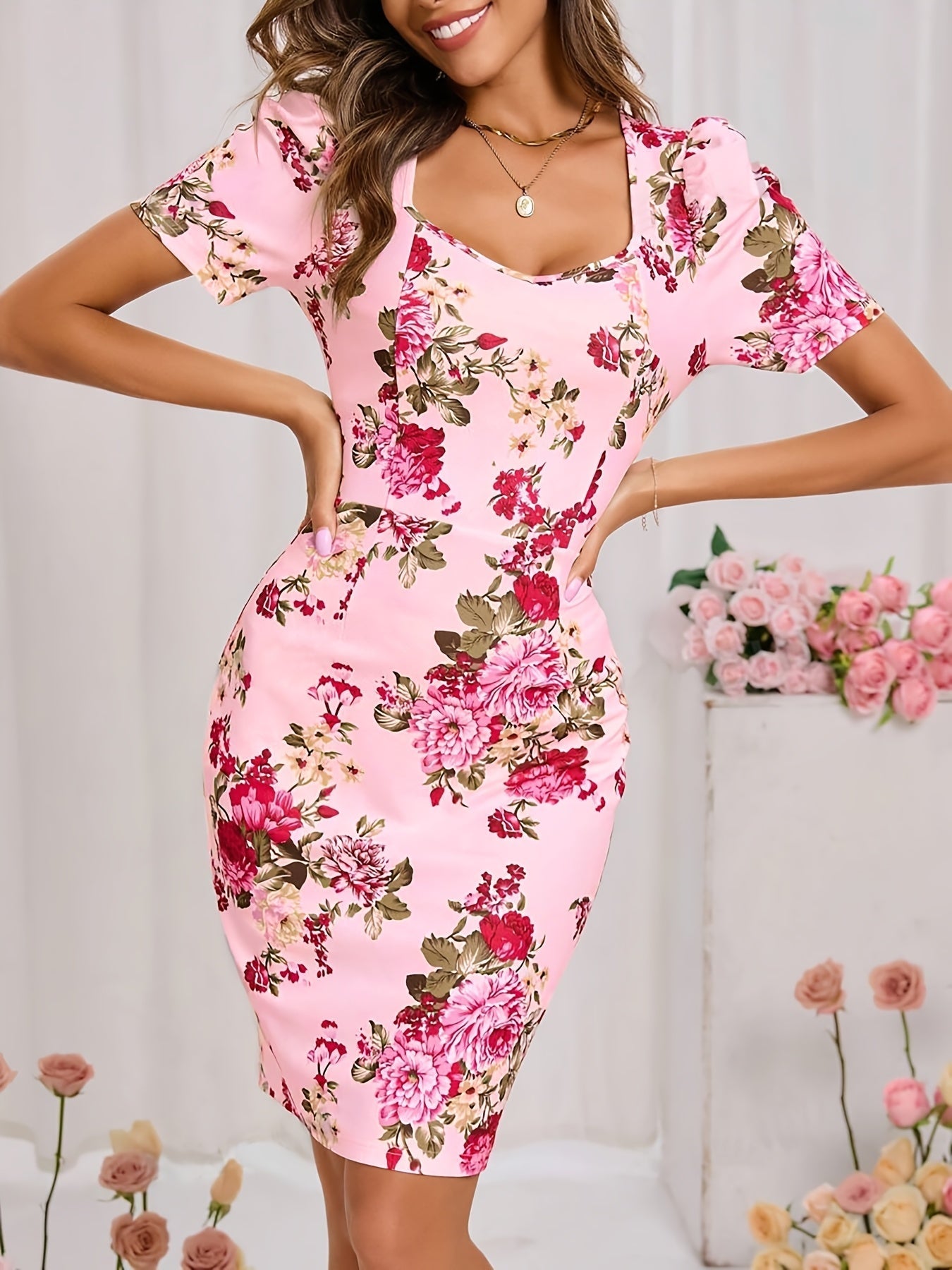Damenkleid mit Blumenmuster, quadratischem Ausschnitt und Reißverschluss