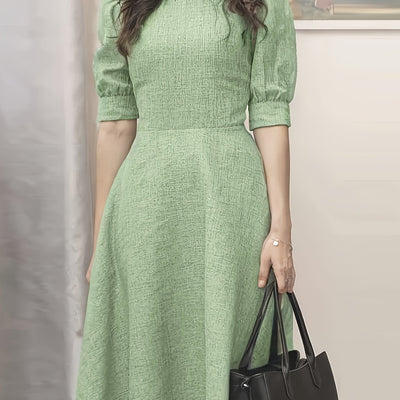 Elegantes lila Kleid in A-Linie - Stil für jede Jahreszeit