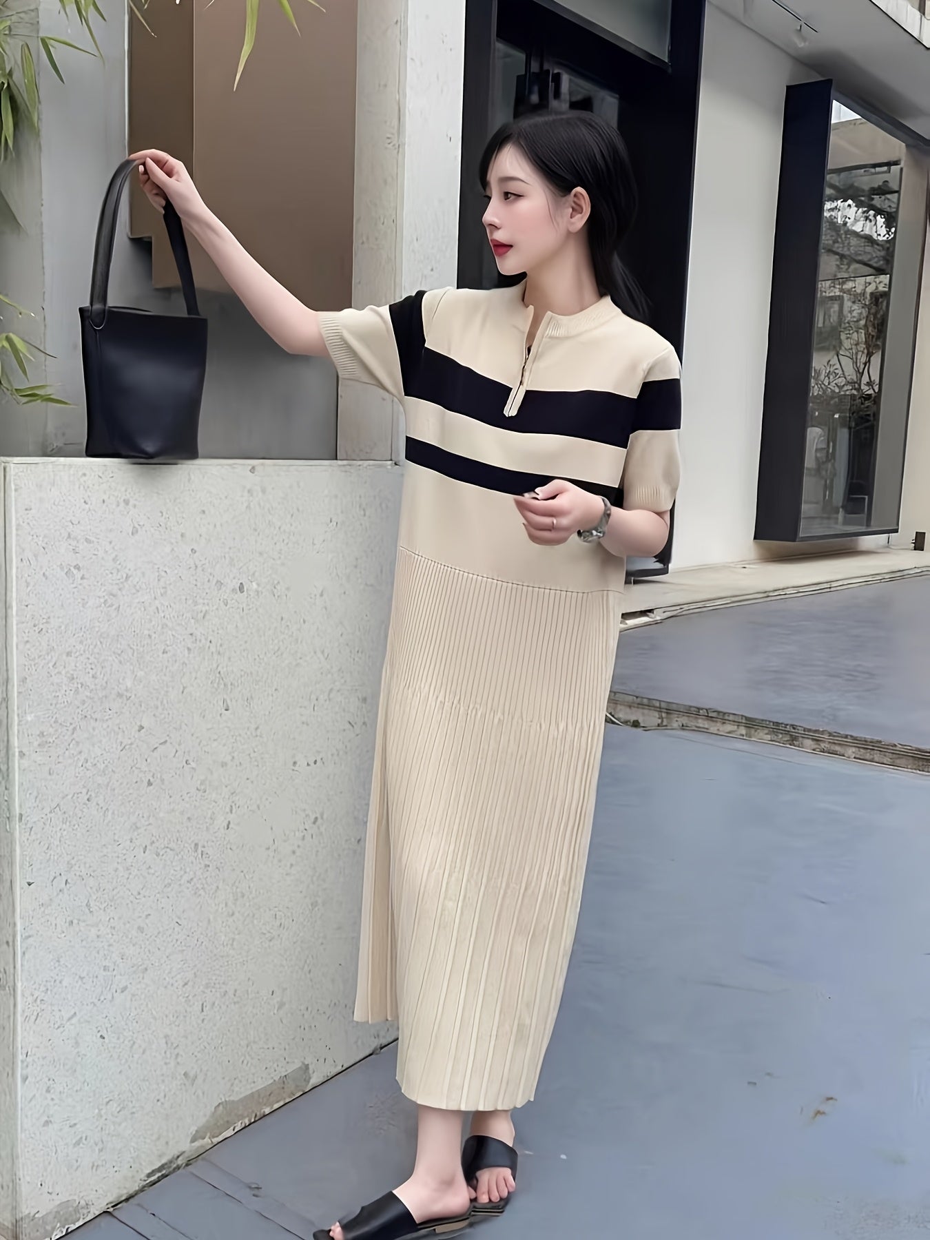 Lässiges gestreiftes Damen-Strickkleid mit Reißverschluss