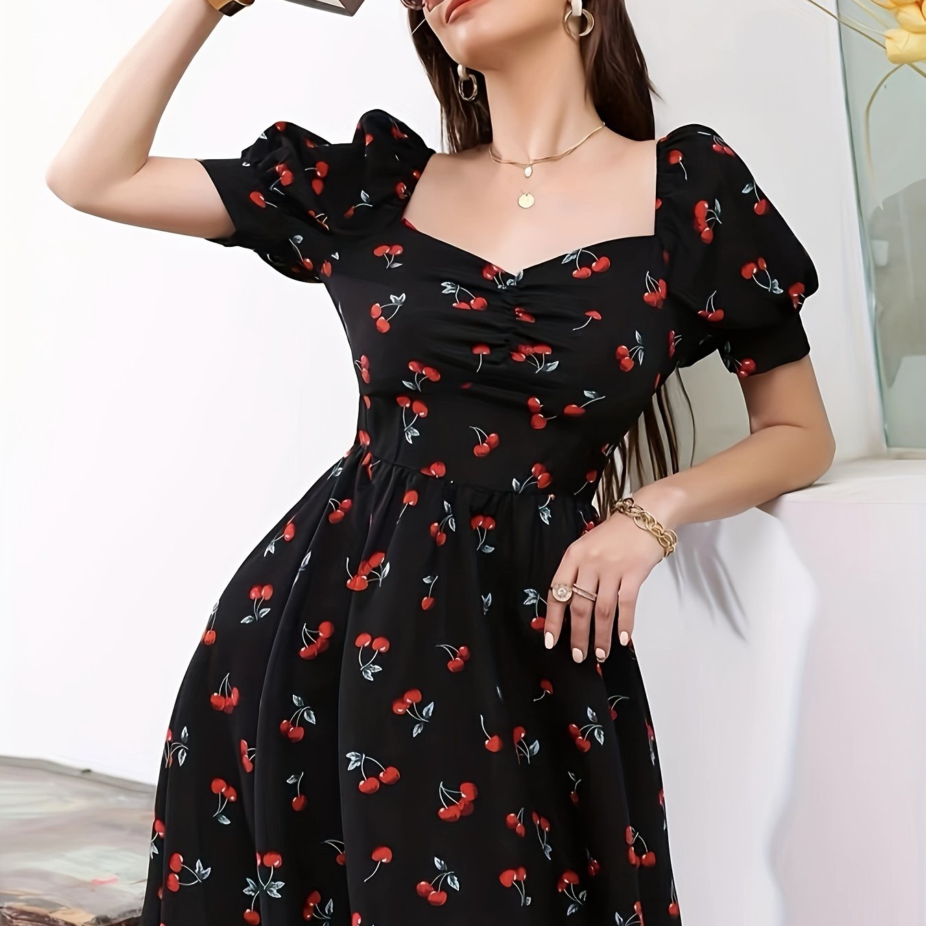 Elegantes Kleid mit Muster –Sommermode