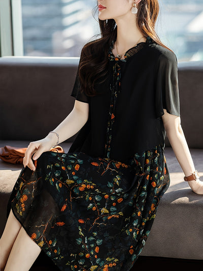 Elegantes Midikleid aus Blumen mit Spitzenkragen