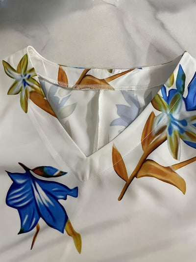 Sommerkleid mit V-Ausschnitt, Taschen, kurzen Ärmeln und Falten – Aus Polyester, Casual-Stil