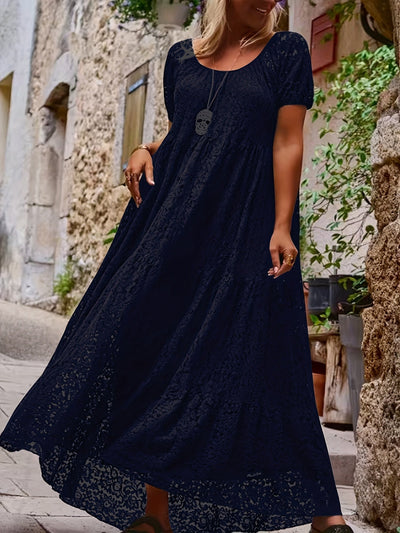 Elegantes Maxikleid in Übergröße aus Spitze mit offenen Schultern