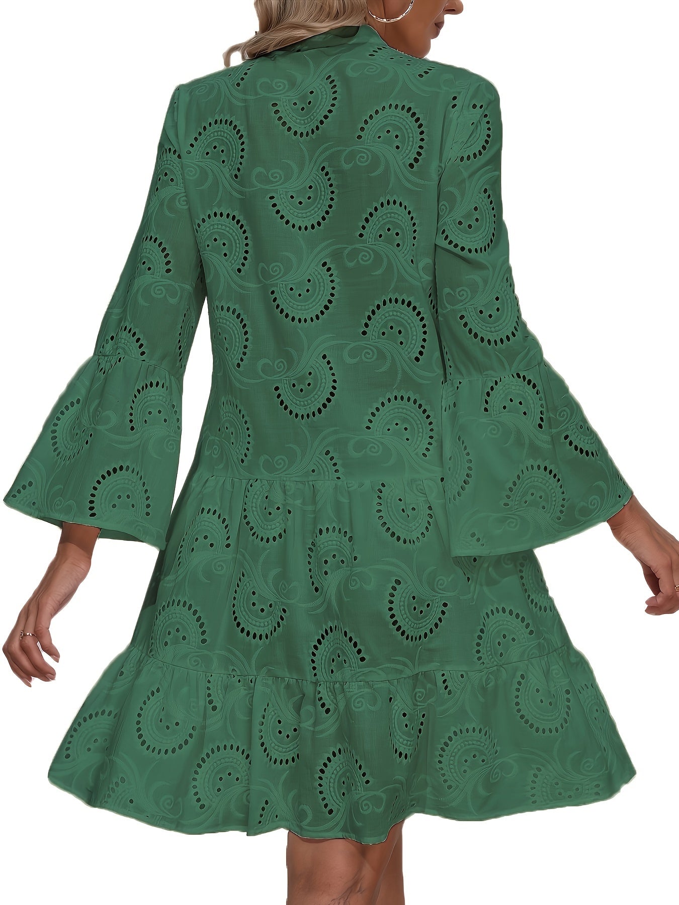 Elegantes Grünes Kleid mit V-Ausschnitt und Bestickten Glockenärmeln