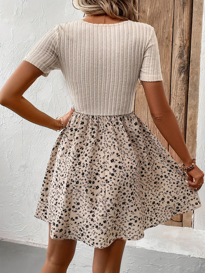 Elegantes Damen-Midikleid mit Farbblöcken und Blumenmuster