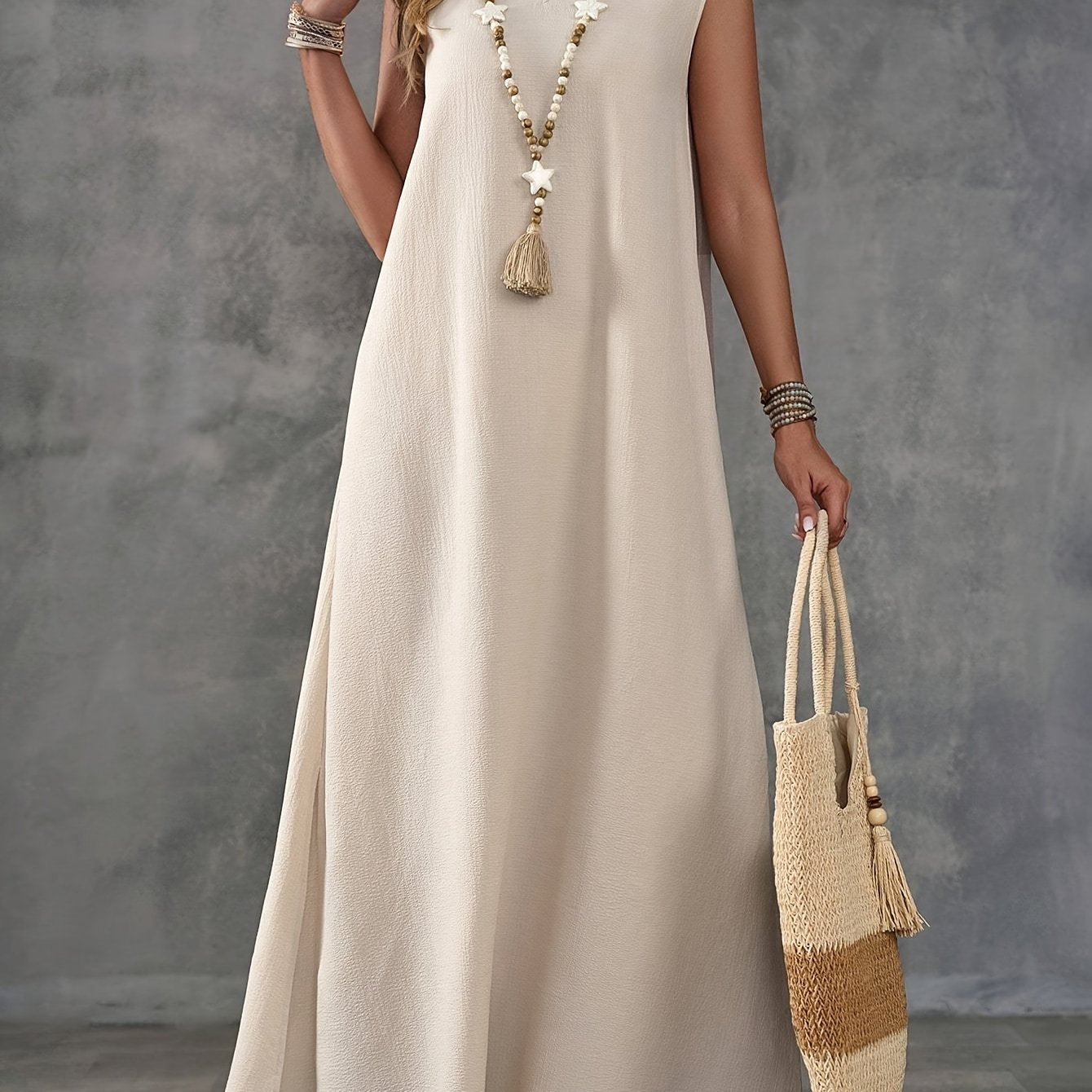 Ärmelloses Damenkleid mit V-Ausschnitt und seitlichem Schlitz