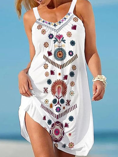 Luftiges weißes geblümtes Sommerstrandkleid mit verstellbaren Trägern