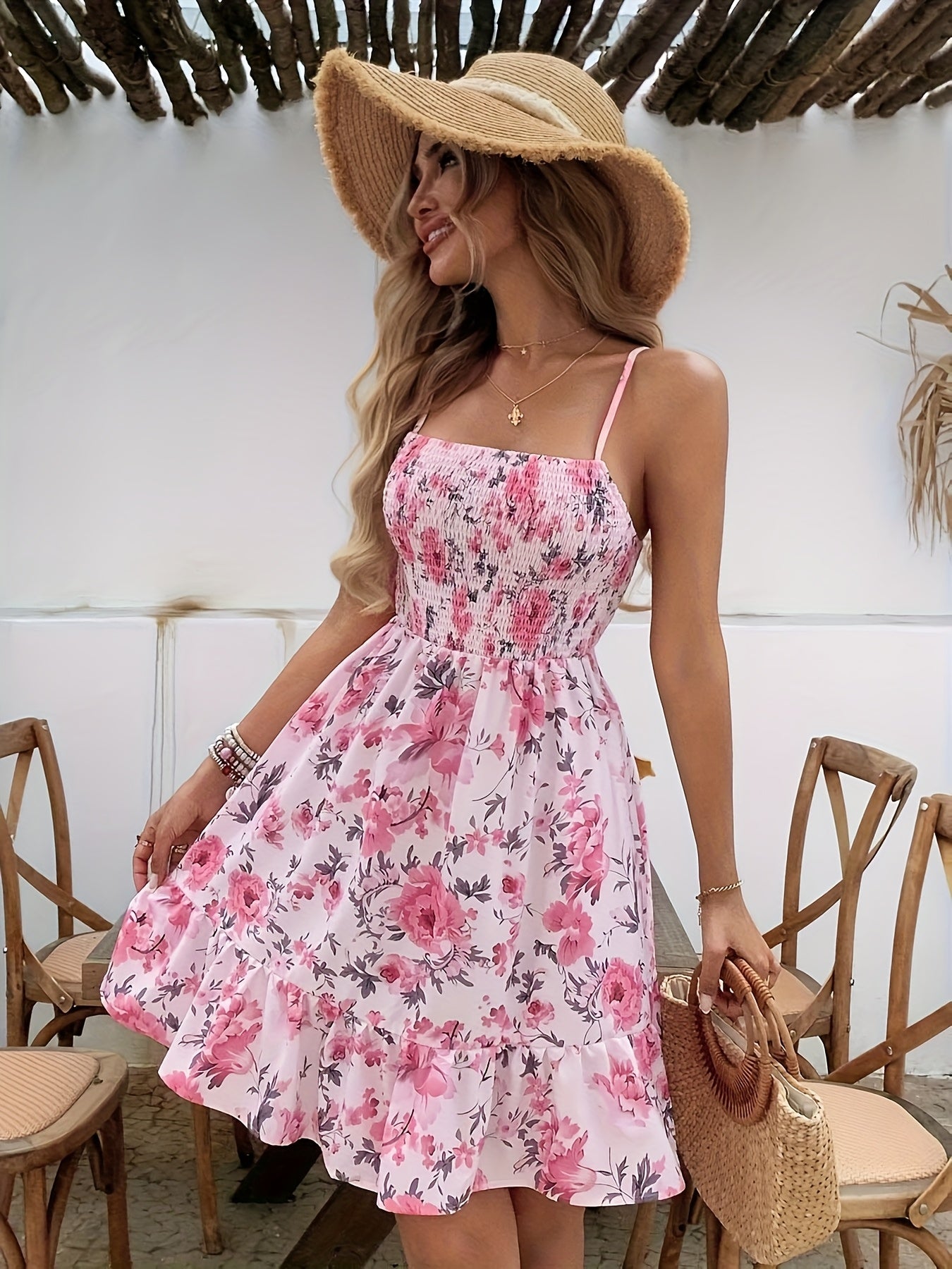Trägerloses Blumenkleid - Luftiger rosa Sommerlook