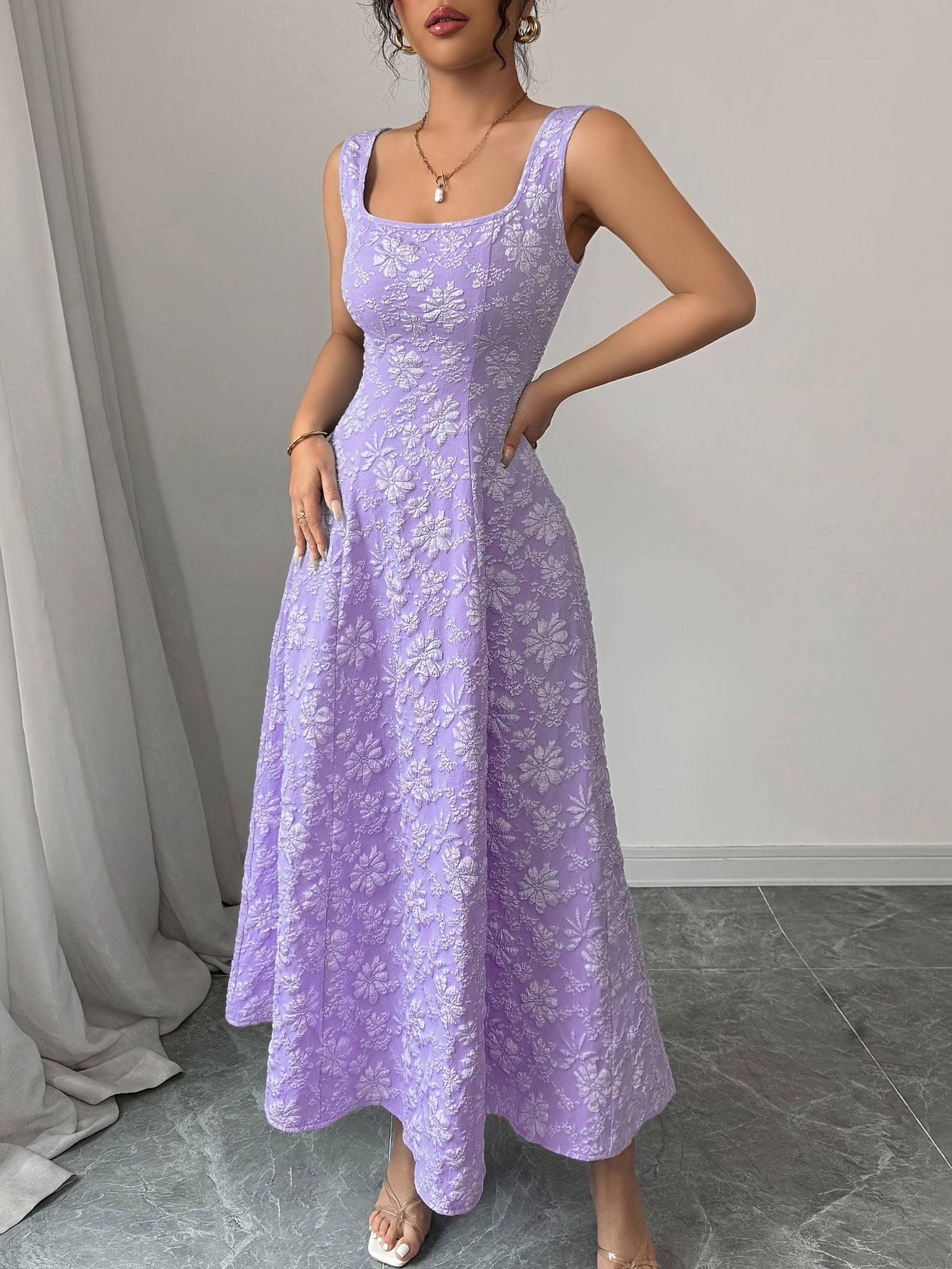 Elegantes geblümtes Maxikleid - Blau und Weiß mit Blumenmuster