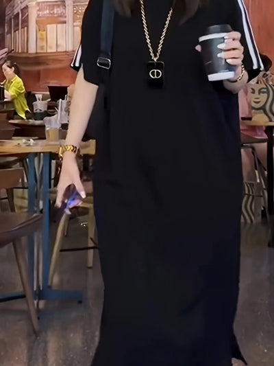 Schwarz-weißes T-Shirt-Kleid für Frauen - Lose Passform, Rundhalsausschnitt