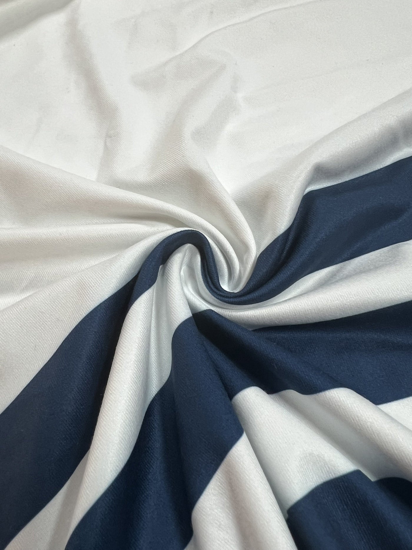 Elegantes Schulterfreies A-Linien-Sommerkleid mit Streifenmuster