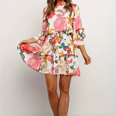 Rosa Sommerkleid für Frauen mit Blumenmotiv, in der Taille mit Rüschen gebunden