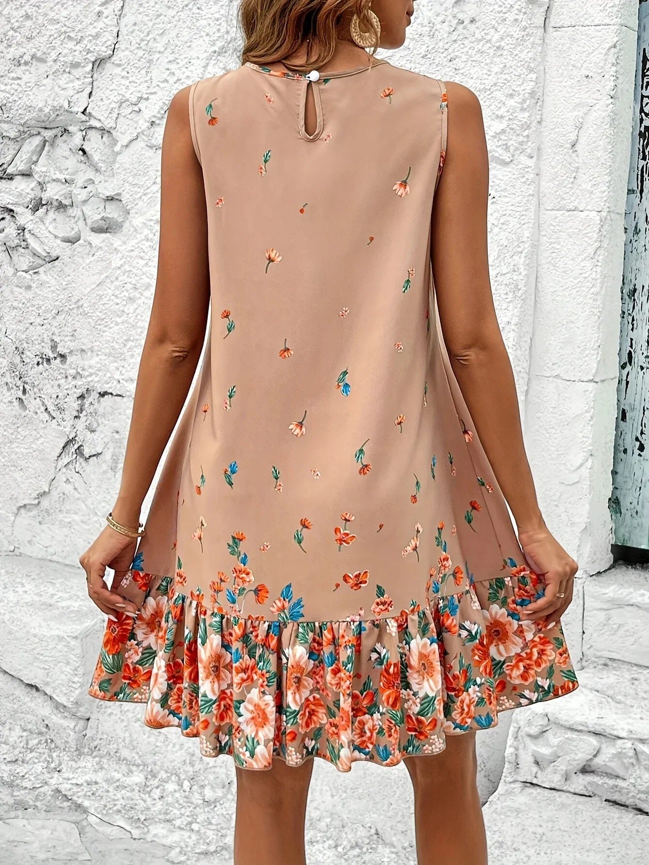Ärmelloses Sommerkleid mit Blumenmuster – lässig und luftig für Damen