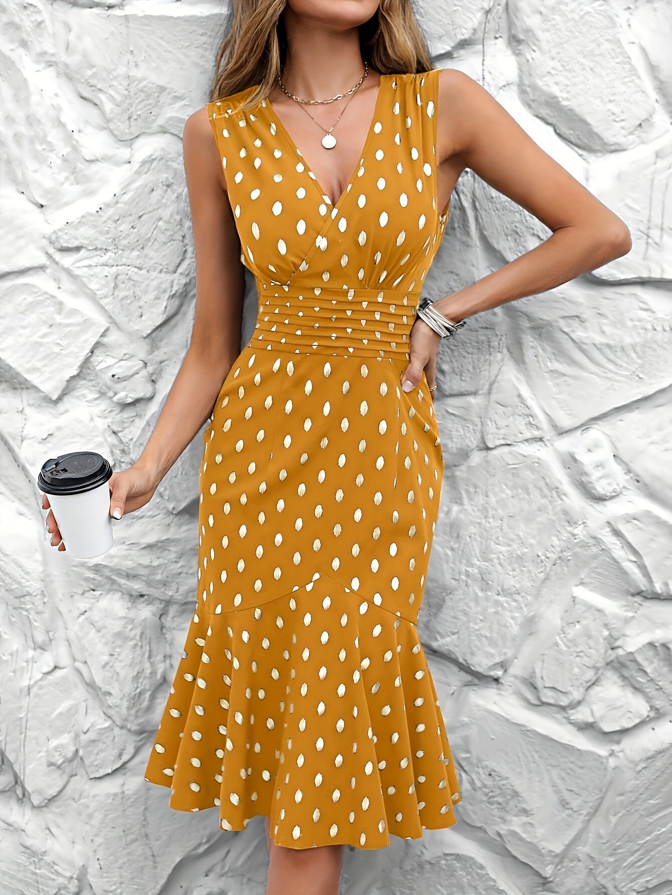 Ärmelloses Peplum-Sommerkleid mit V-Ausschnitt und Polka-Dots