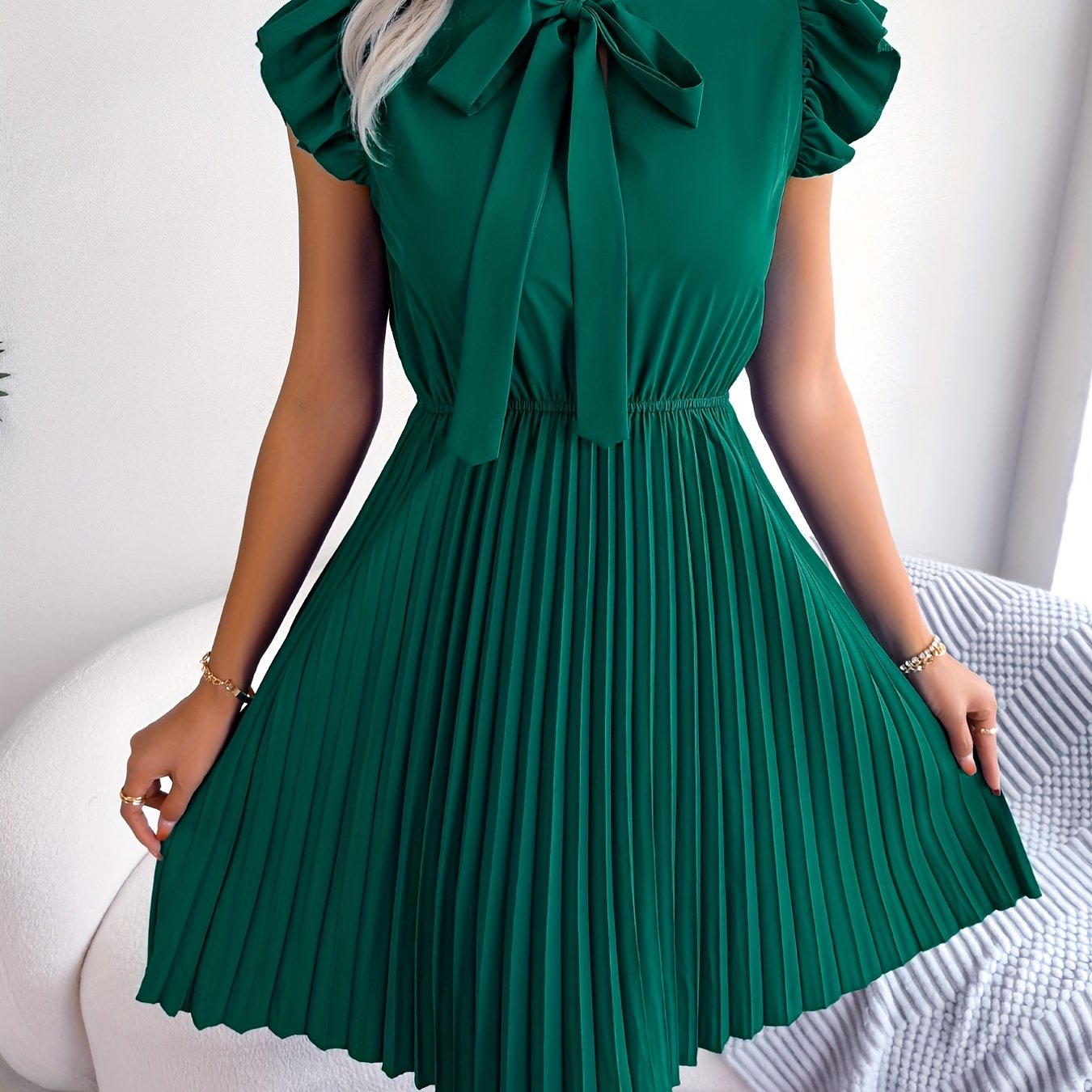Elegantes Kleid mit Schleife und Rüschen - Plisseekleid für Damen
