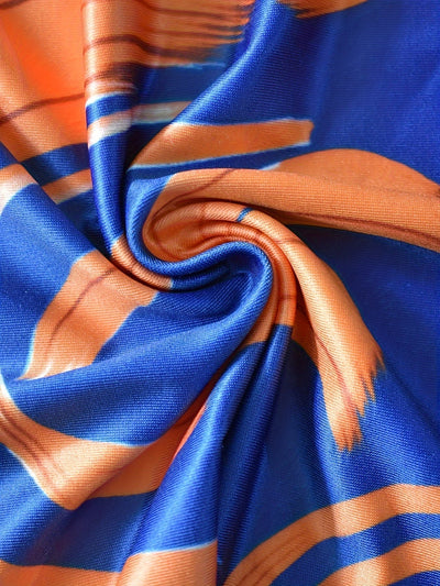 Schickes Damenkleid mit Nackenband und offenem Rücken