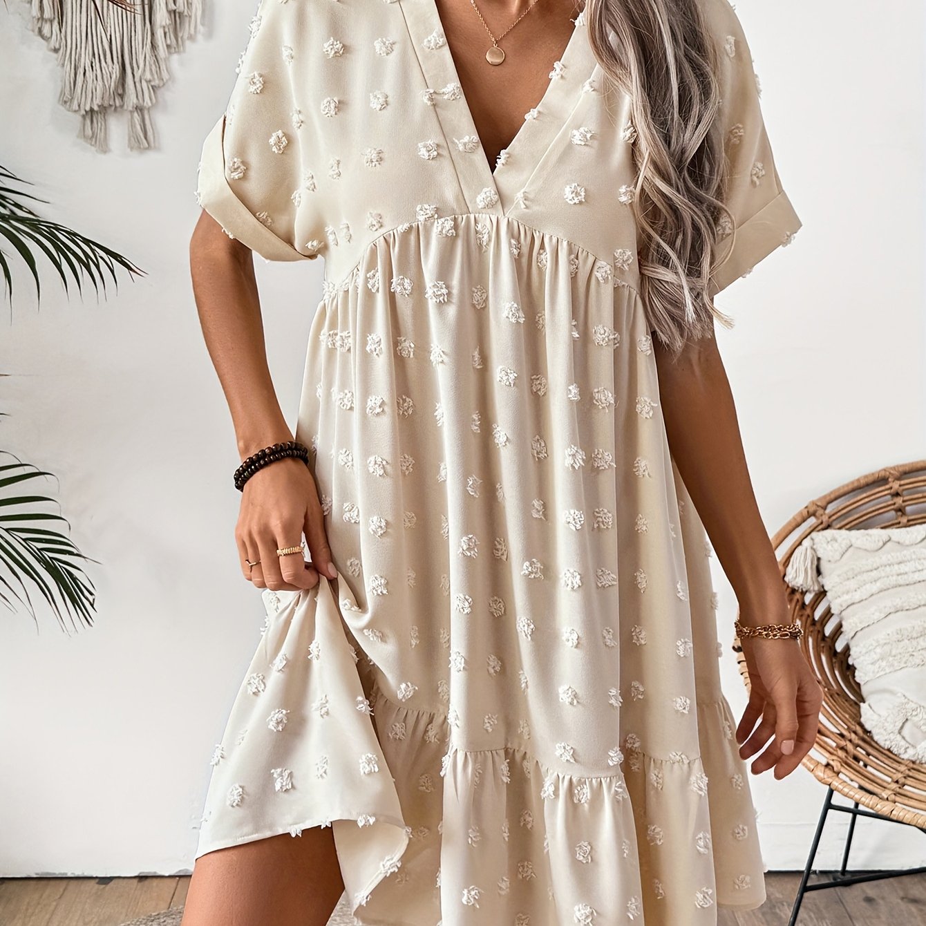 Eryu Damenkleid mit V-Ausschnitt und Knöpfen – Apricot, ideal für den Alltag